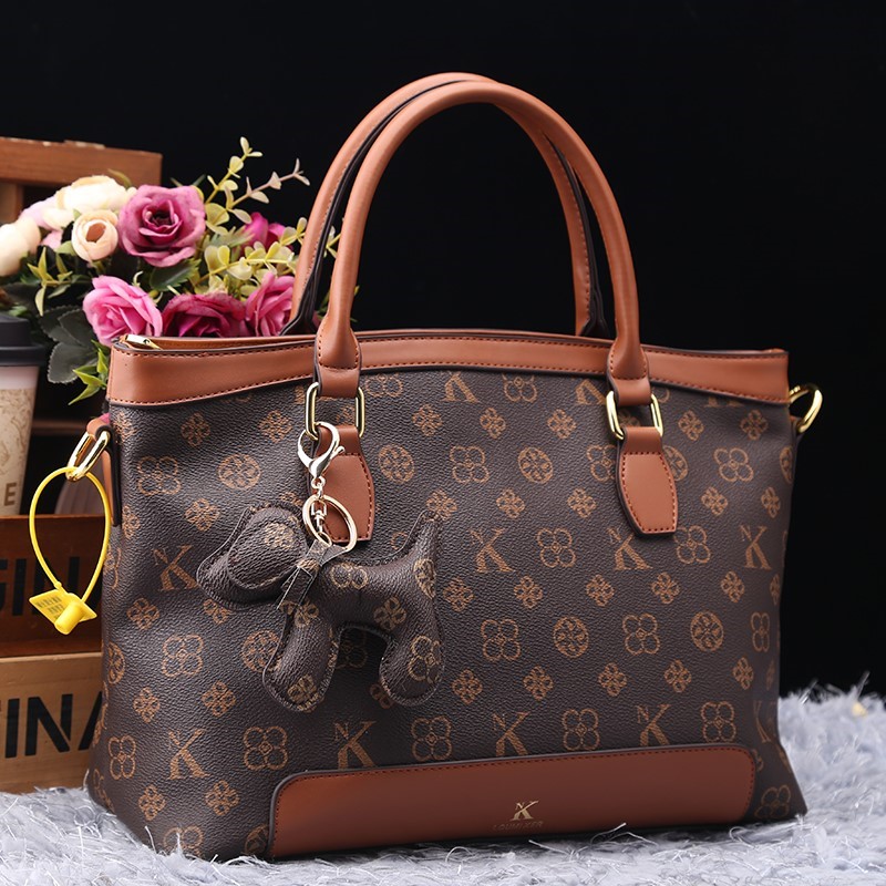 Luxury Bags Collection - ライトラグジュアリーブランド レディースバッグ 2025年新作 おしゃれで多用途、高級感のある大容量ハンドバッグ シングルショルダー クロスボディ