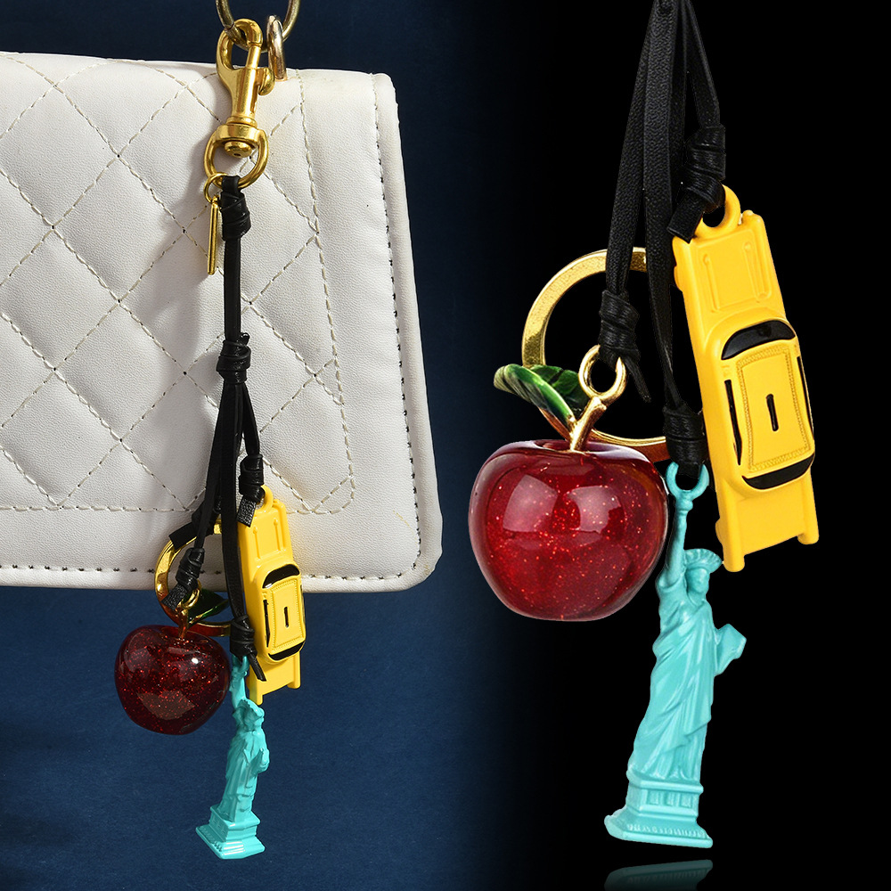 Luxury Bags New York - ニューヨークシティをテーマにしたレザーバッグチャーム、プレミアムグリッターアップルタクシーパースペンダント、高級ハンドバッグ、旅行お土産ギフト