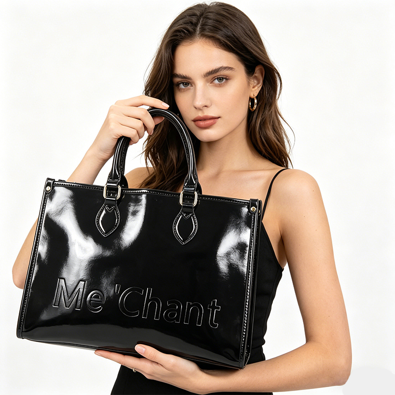 女性用黒光沢パテントPUレザートートバッグ、構造化トップハン - Structured Handbag Top Handle のレビューと価格
