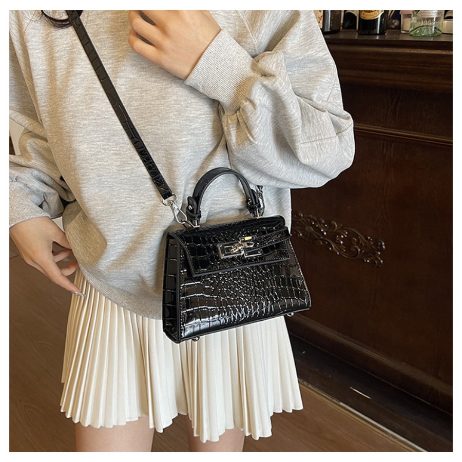 女性用ストラクチャードトップハンドルハンドバッグ、クロコダイ - Structured Handbag Top Handle のレビューと価格