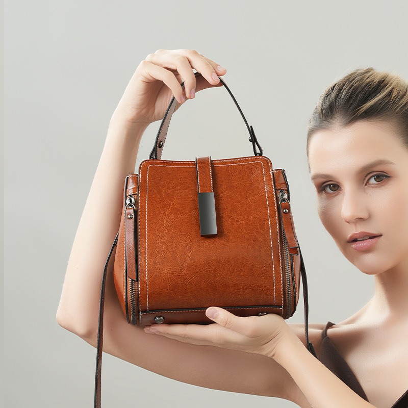 本革クロスボディバッグ レディース 大きめショルダーバッグ  - Quiet Luxury Bags Crossbody のレビューと価格