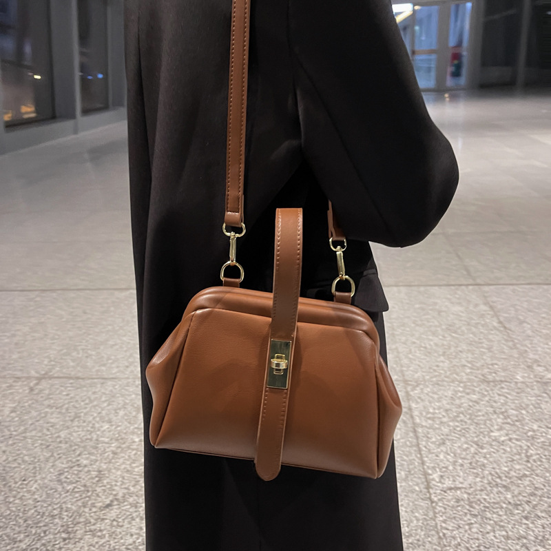 ニューヴィンテージショルダーバッグ 高級レザー メタルバック - Luxury Bags China Wholesale のレビューと価格