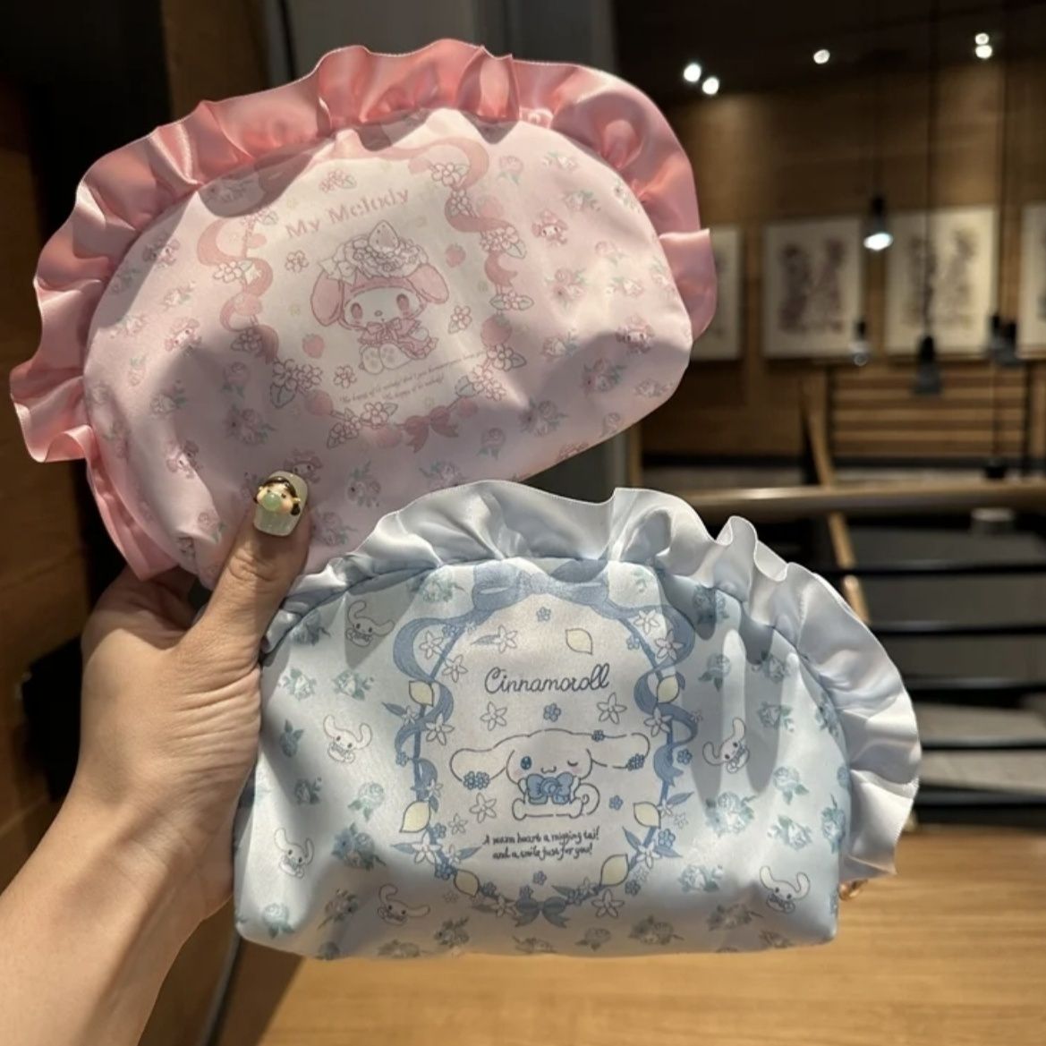新しいサンリオ クロミ シナモロール かわいいアニメ漫画化粧 - Luxury Bags In Japan のレビューと価格