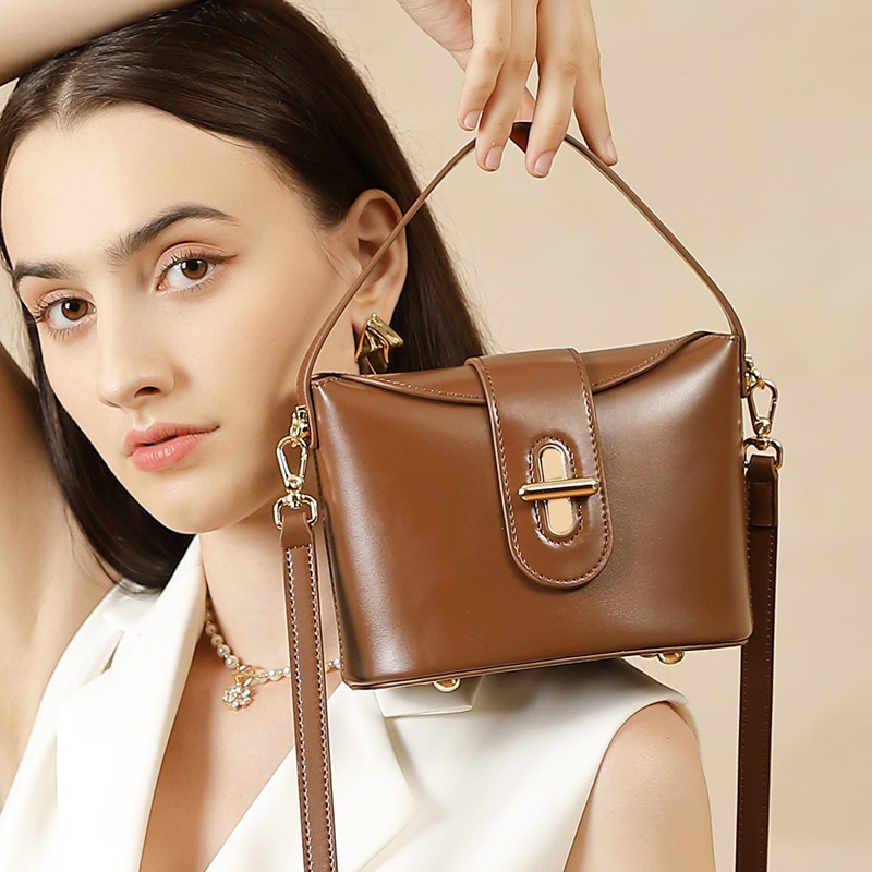 ミニマリストな日常使いのカジュアルミニクロスボディバッグ（女 - Luxury Bags Everyday のレビューと価格
